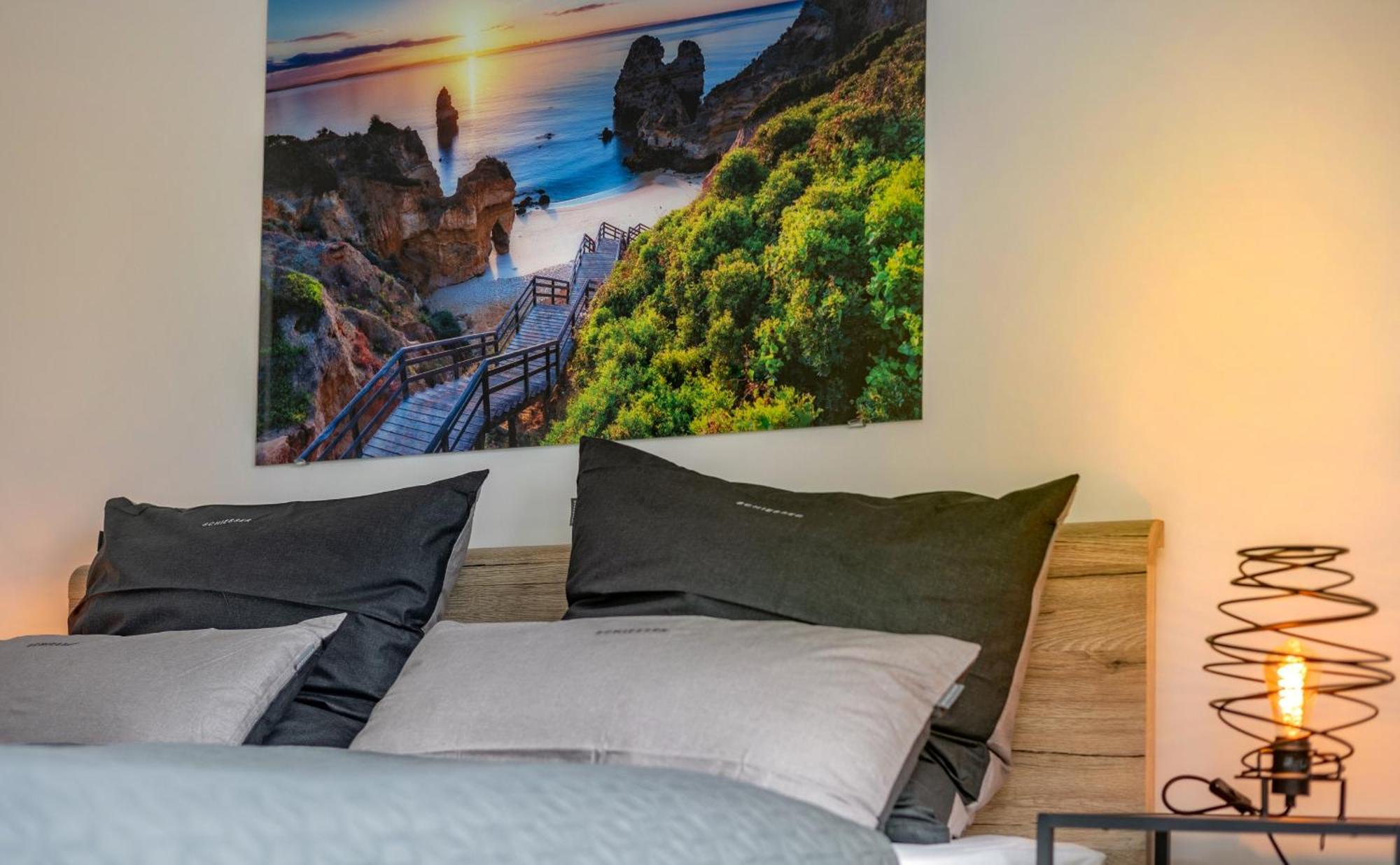 Sweethome - Poing Apartments Bagian luar foto