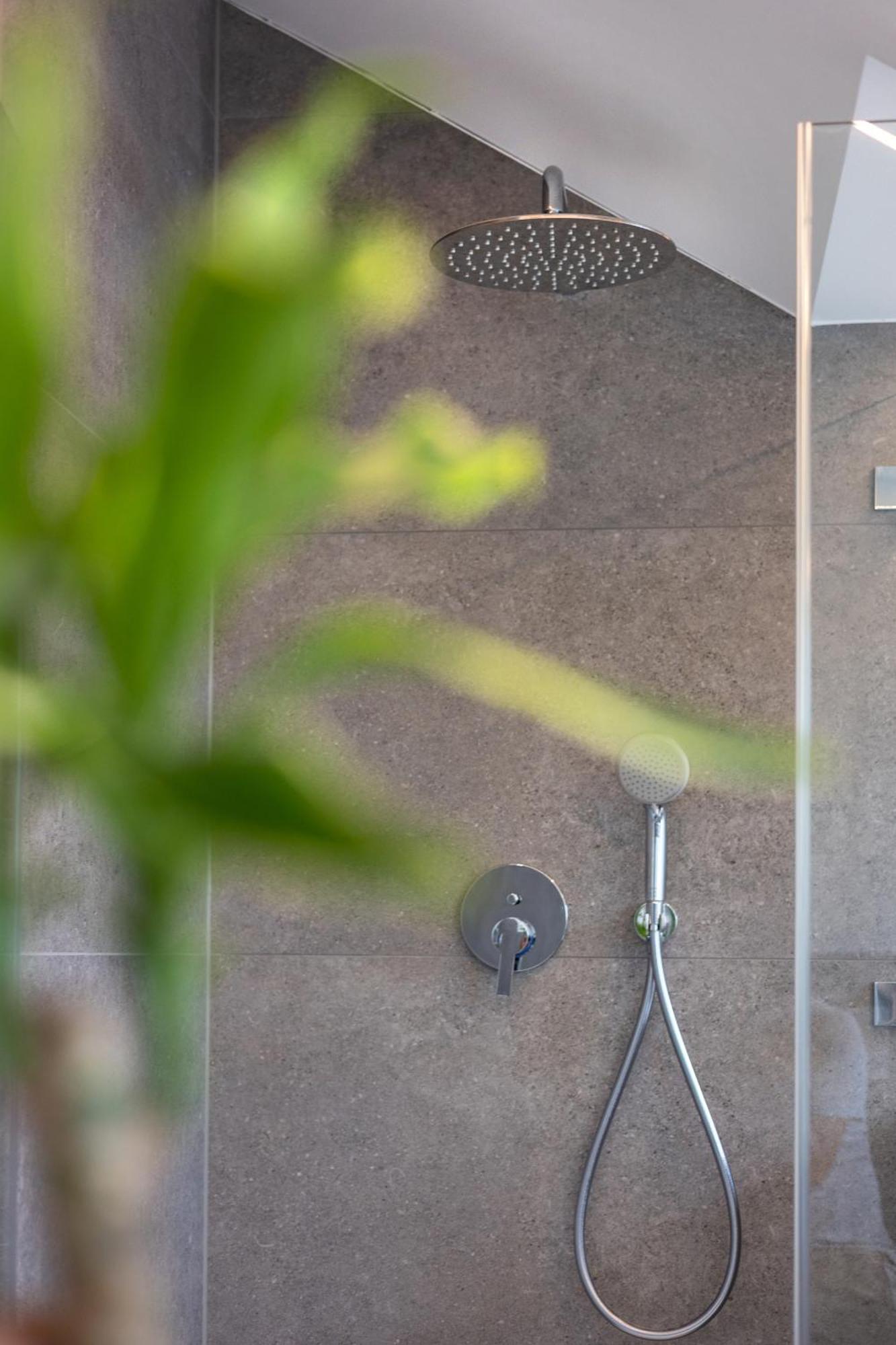 Sweethome - Poing Apartments Bagian luar foto