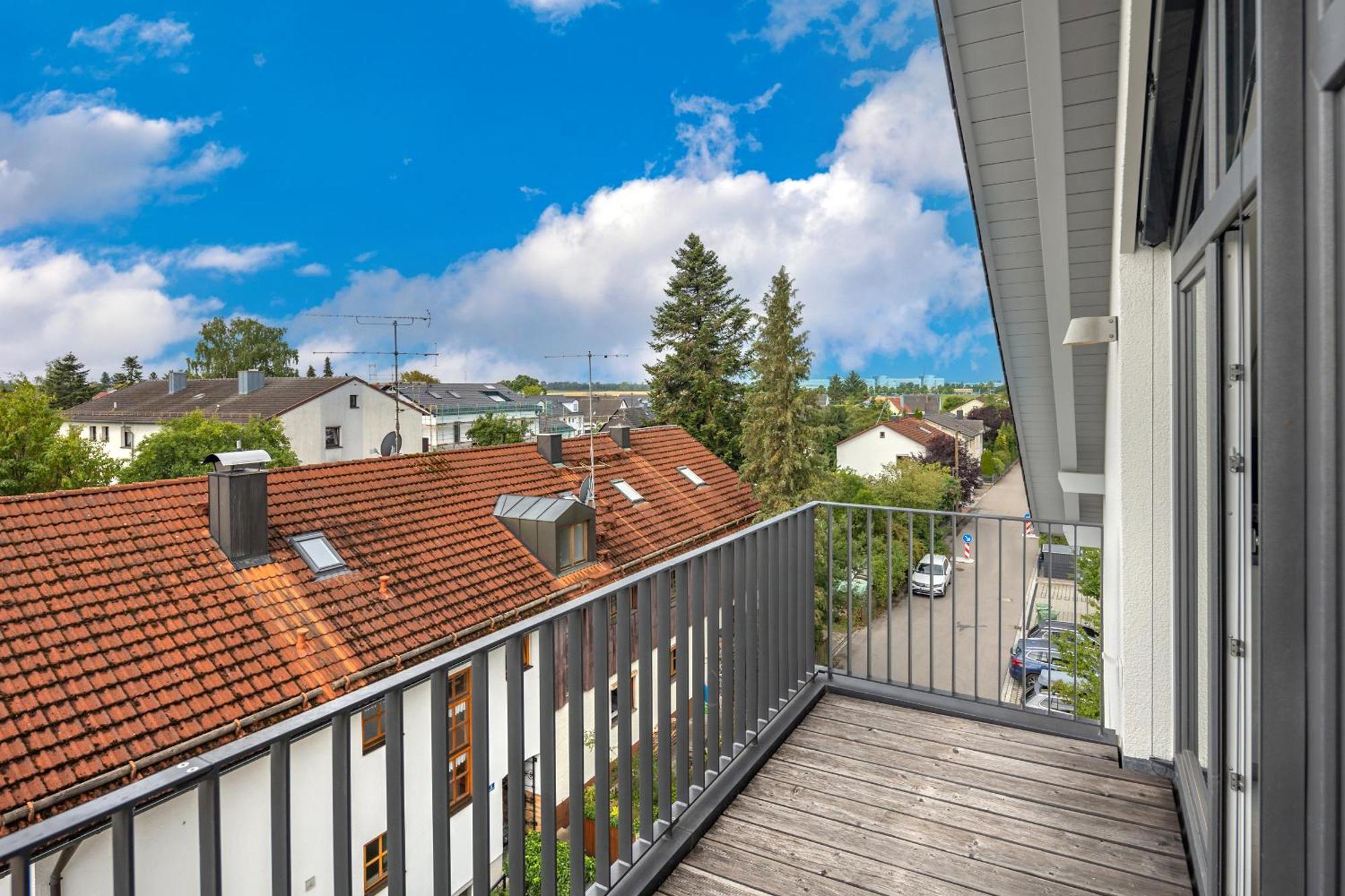 Sweethome - Poing Apartments Bagian luar foto